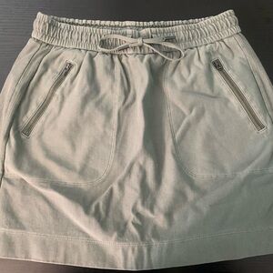 Athleta size 2 sage green skirt